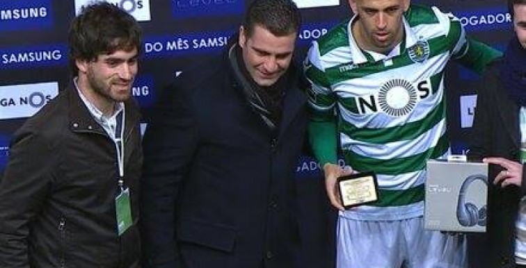 Sporting CP : Slimani reçoit son titre de meilleur joueur