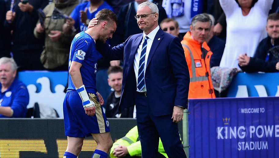 LEICESTER, ENGLAND - APRIL 17:  Jamie Vardy of Leicester City walks off after being sent off by referee Jonathan Moss during the Barclays Premier League match between Leicester City and West Ham United at The King Power Stadium on April 17, 2016 in Leicester, England.  (Photo by Dan Mullan/Getty Images)