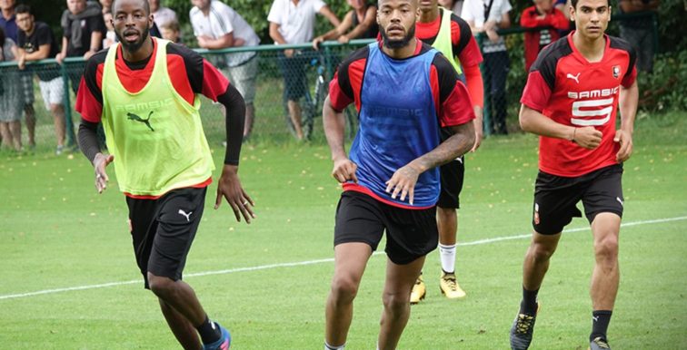 France : M’Bolhi convoqué face à Dijon