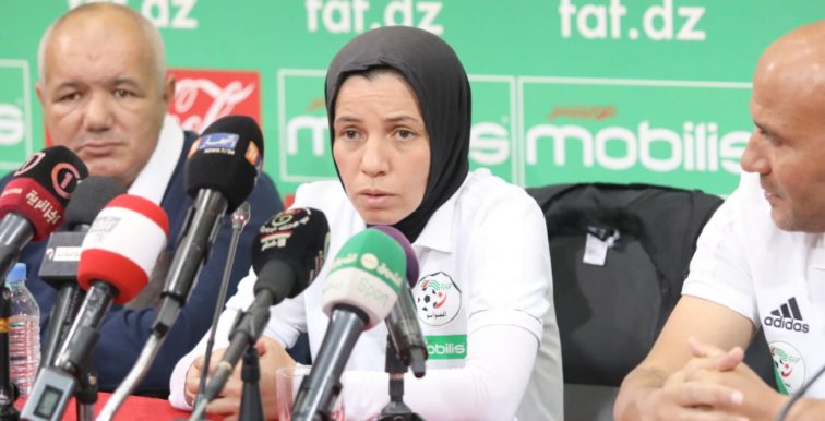 Radia Fertoul (EN féminine) : « J’ai pris en main l’équipe trop tard »
