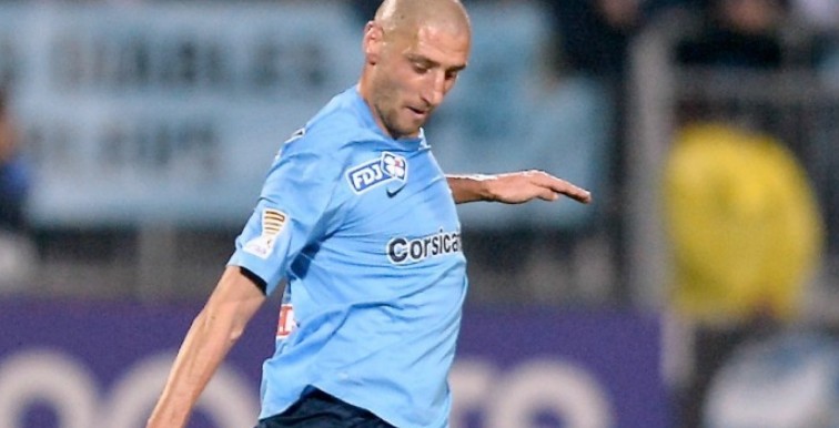 Mercato : Agouazi enrôlé par Niort (Ligue 2)