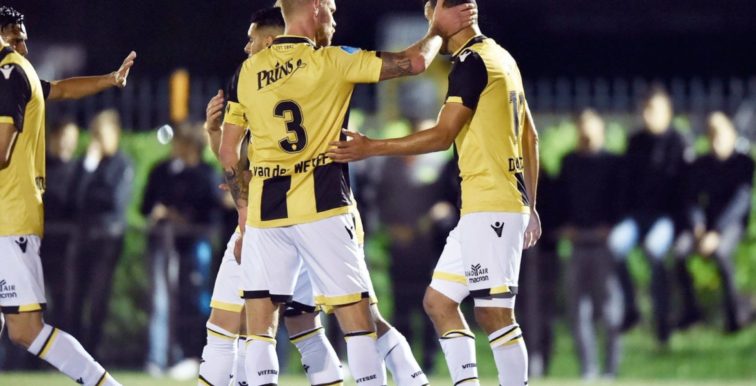 Pays-Bas : Darfalou marque son premier but