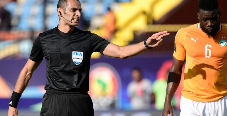 FAF: les arbitres Ghorbal, Gourari et Etchiali honorés