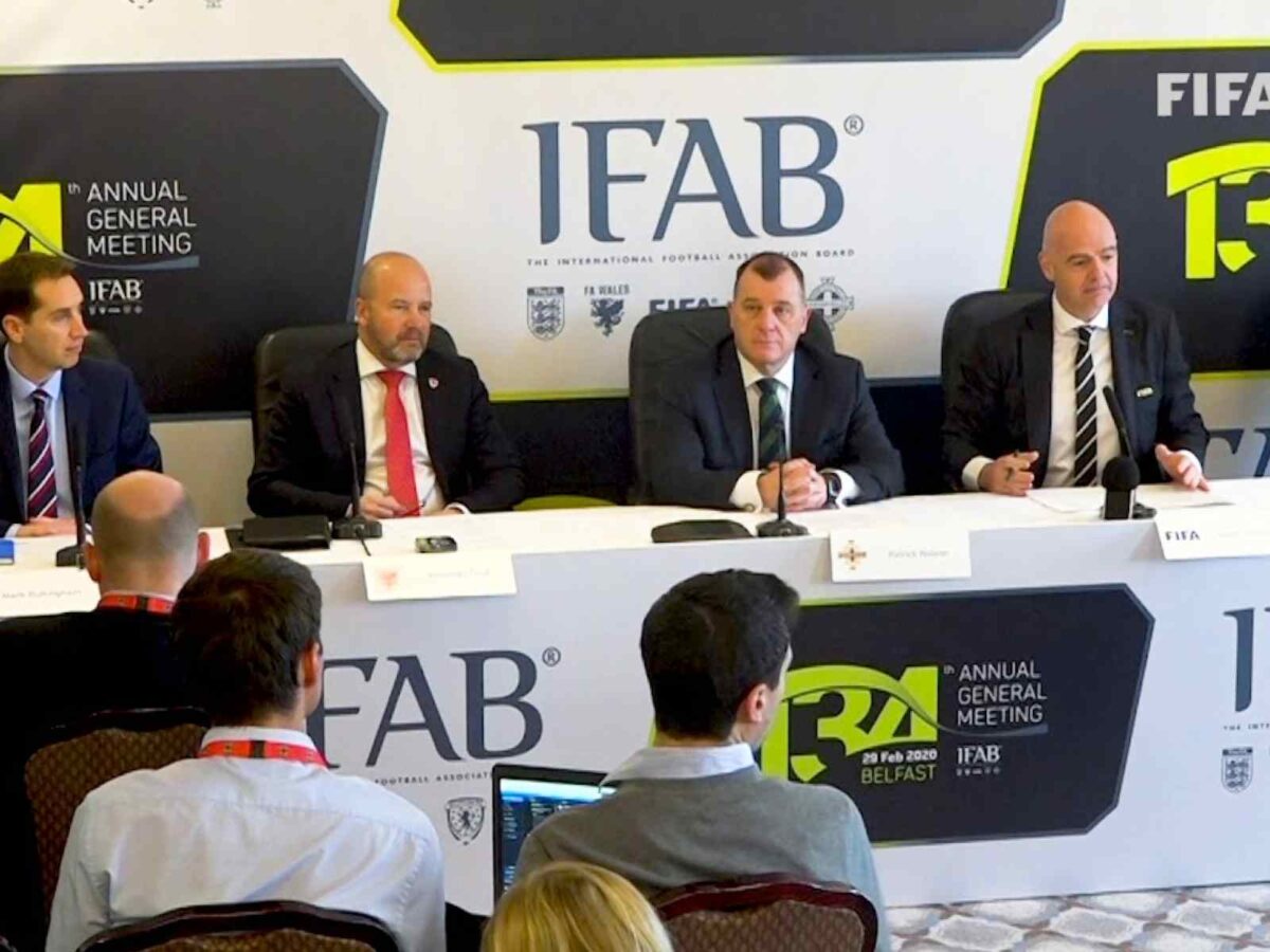 Le règlement sur les mains de nouveau modifié par l'IFAB - L'Équipe