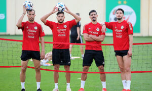 Benlamri Belaili Bounedjah Bensebaini entraînement Algérie Mauritanie