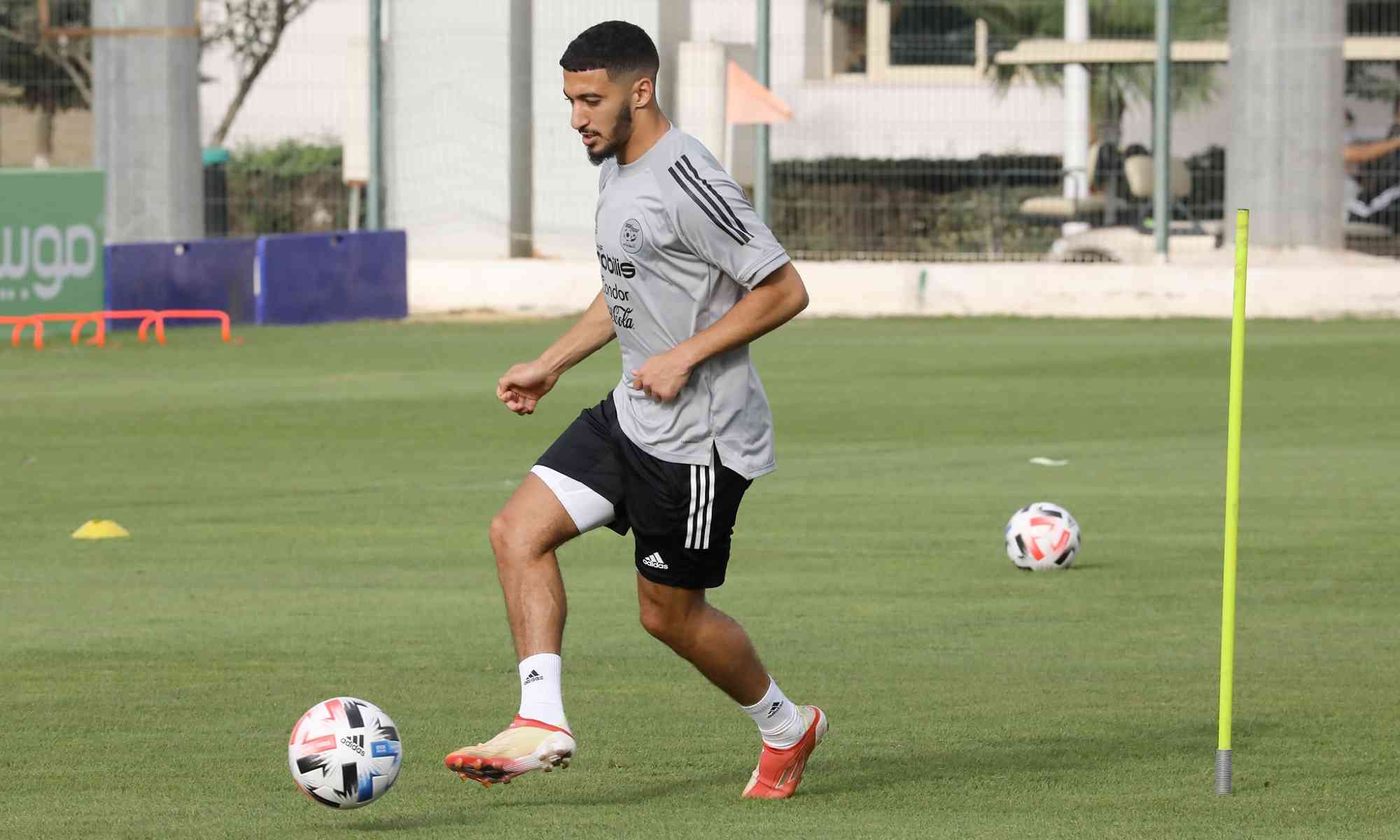 benrahma ballon sidi moussa gris entrainement