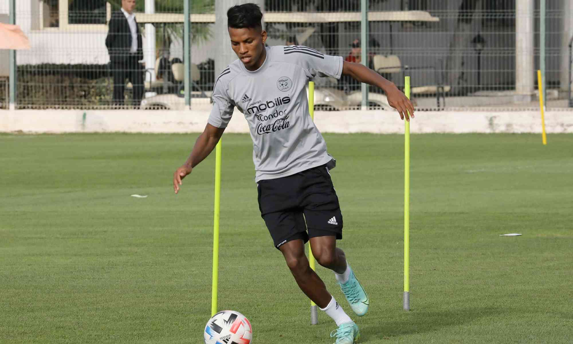 boudaoui hicham ballon sidi moussa gris entrainement