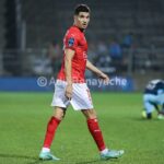 ferhat zinedine regard dos nimes olympique contre le havre ac septembre 2021 adil benayache