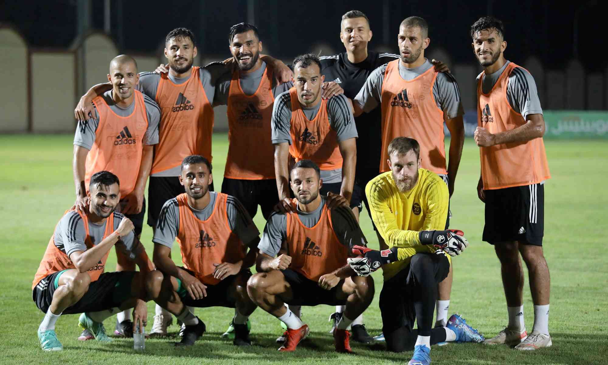 groupe solidaire verts unis fin entrainement feghouli ghezzal joie