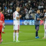 islam slimani priere avant psg septembre 2021 adil benayache