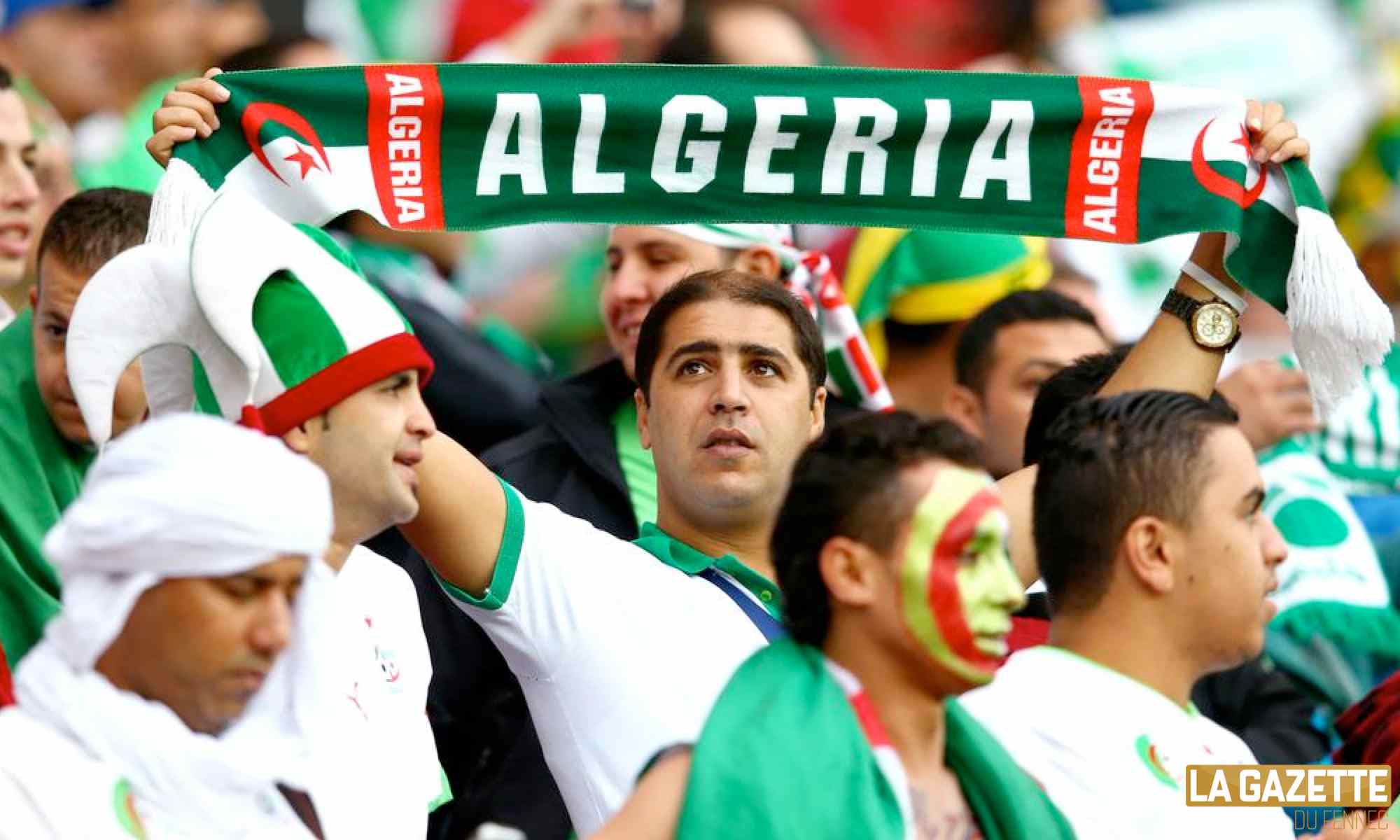 supporters algeria public tribune banderole