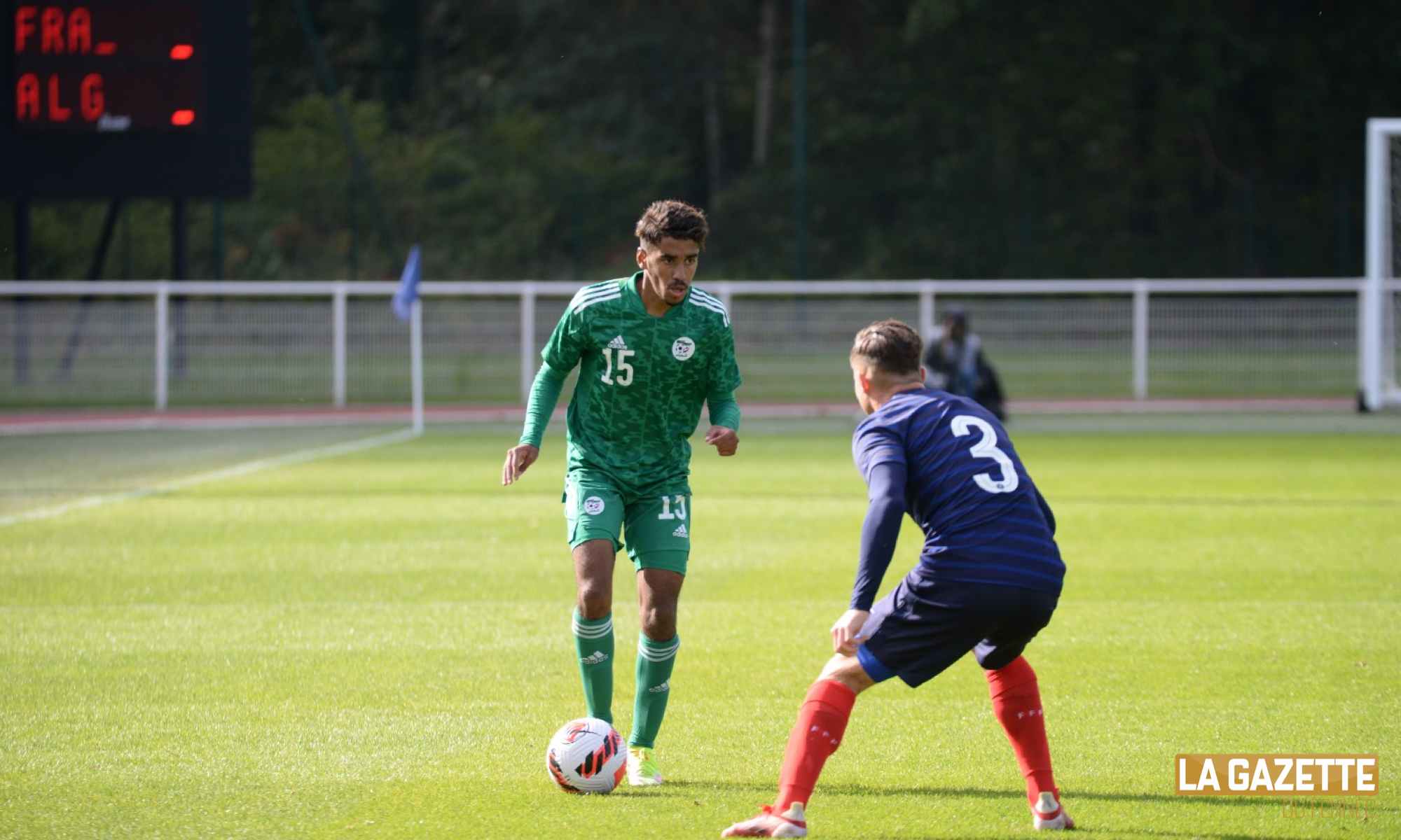 u18 lateral duel france algerie