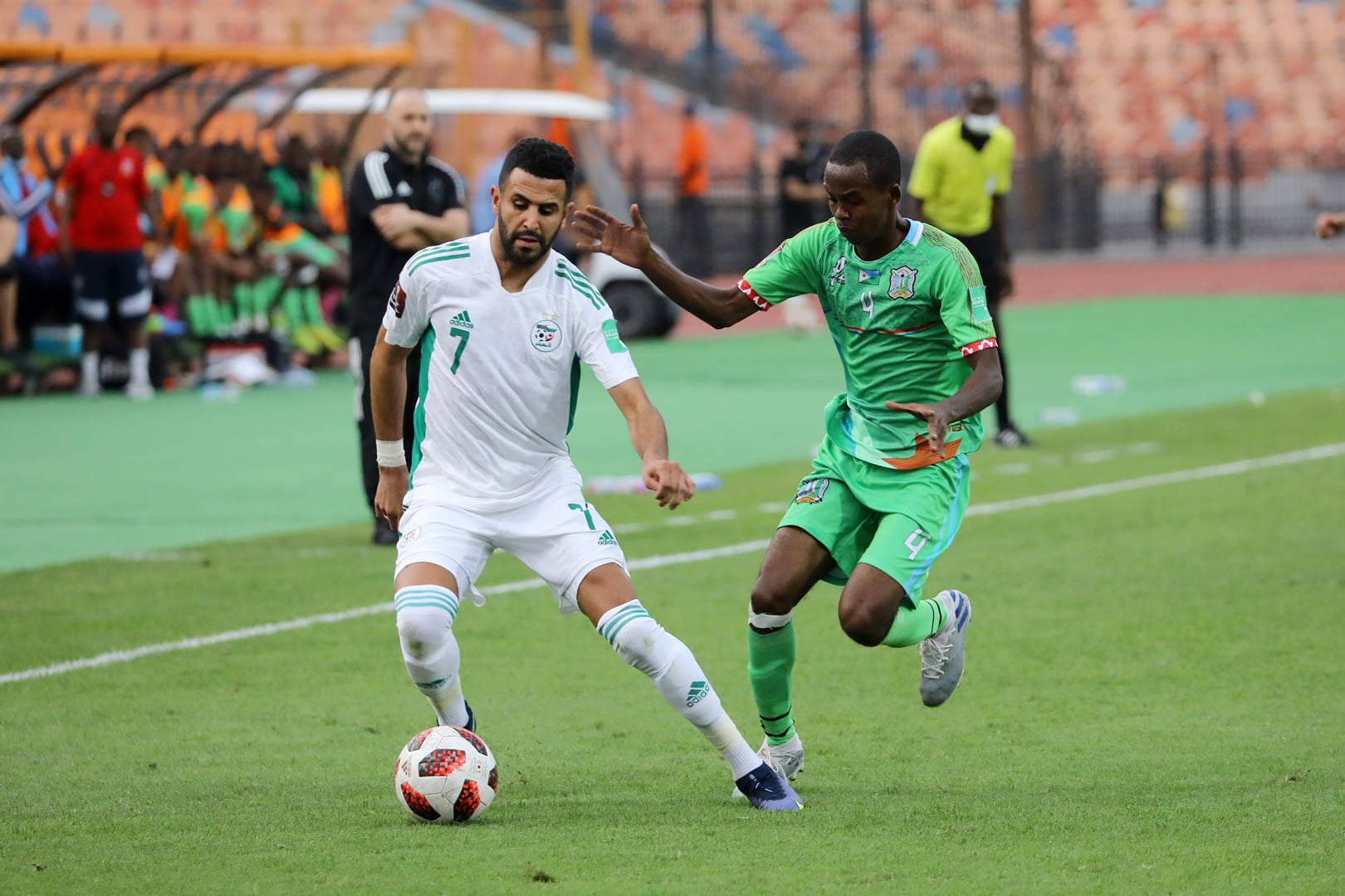 mahrez dribble belmadi djibouti vs algerie 4 0 12 novembre 2021 cairo stadium