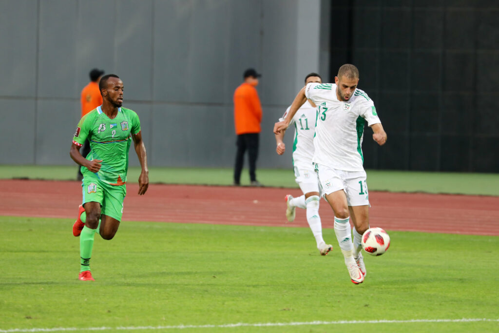slimani fonce djibouti vs algerie 4 0 12 novembre 2021 cairo stadium