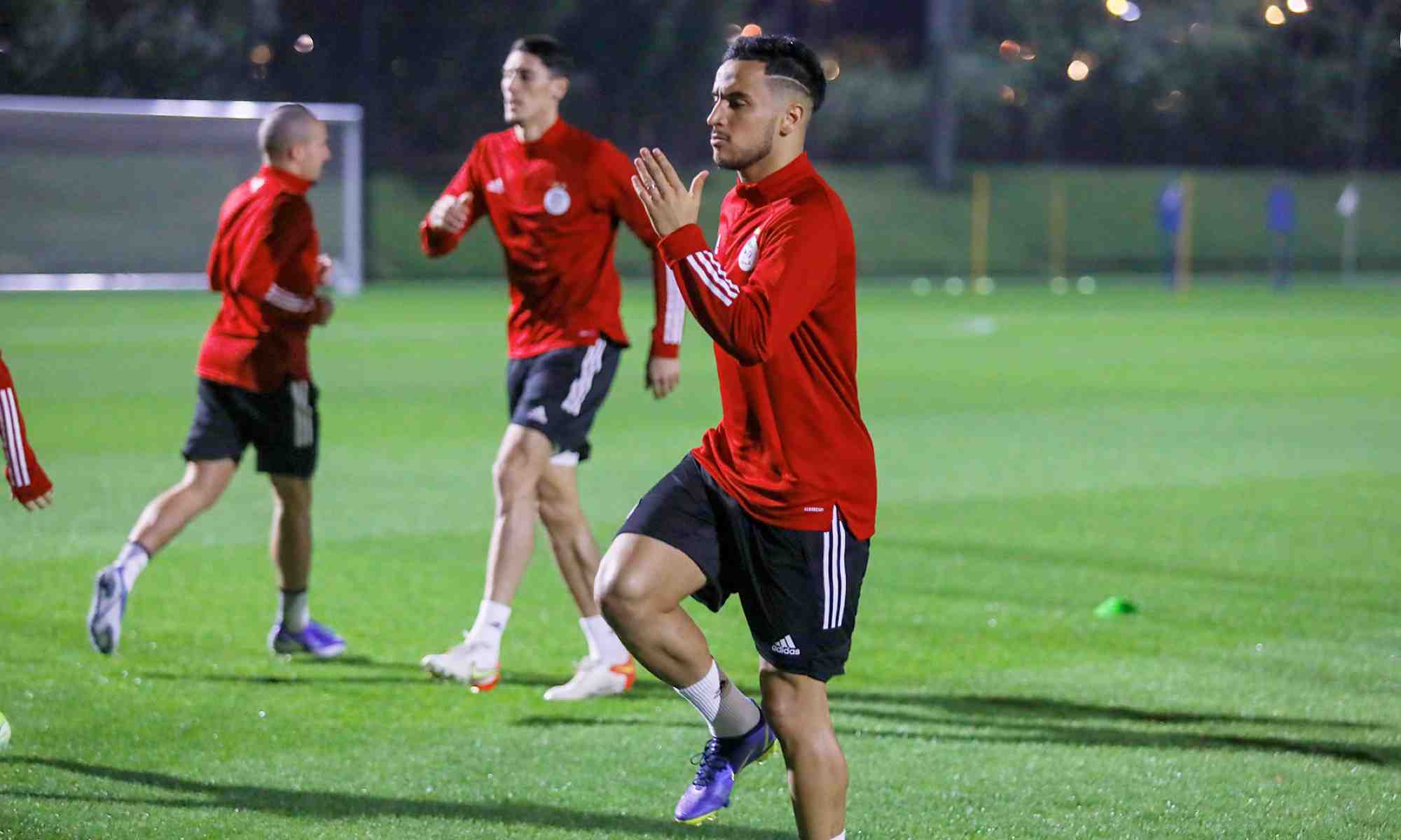 adam ounas de profil entrainement doha rouge