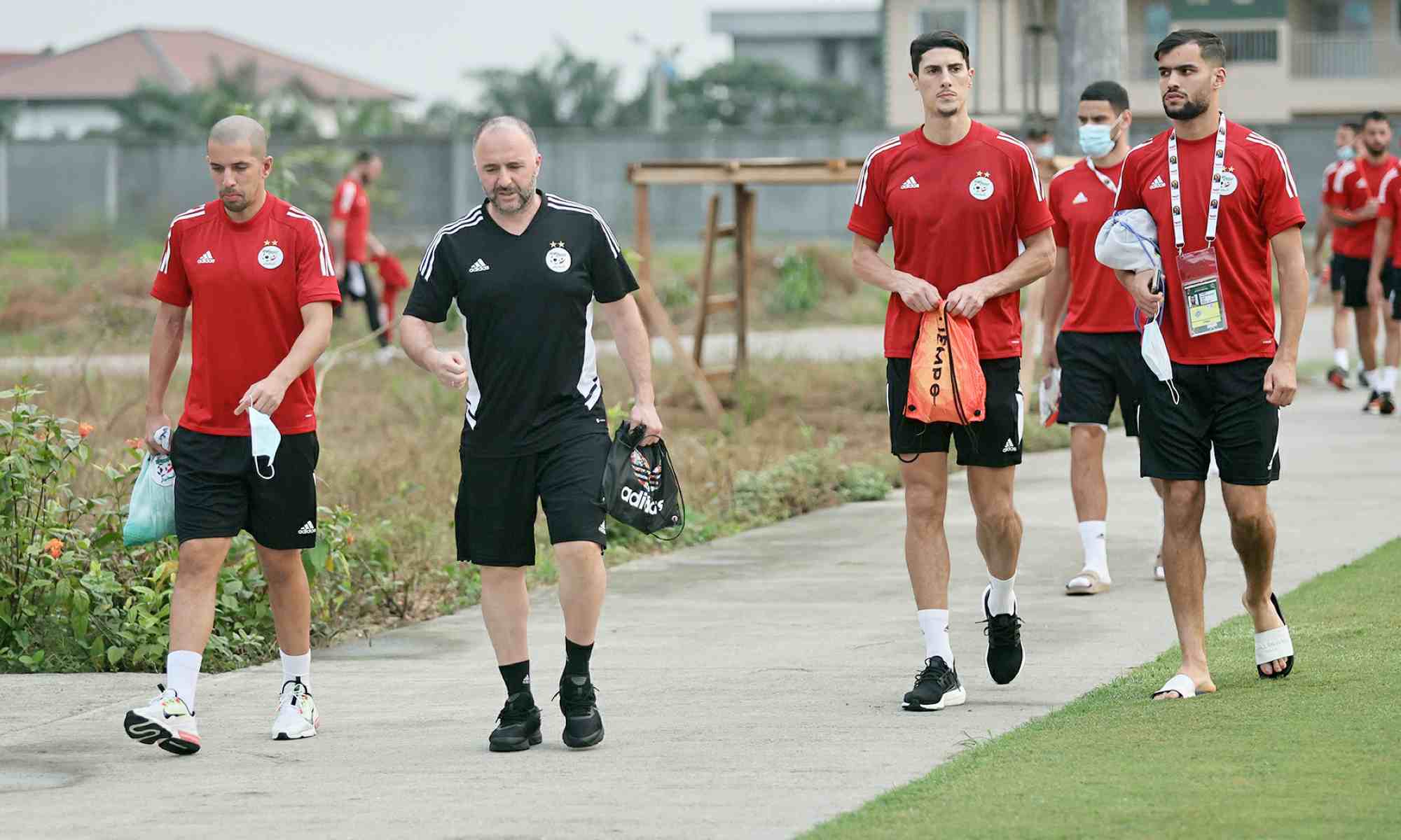 feghouli belmadi depart tahrat tougai entrainement douala