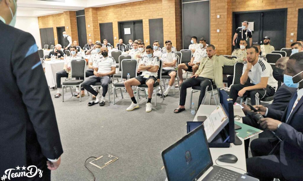 mahrez bennacer joueurs conference en salle reglement douala