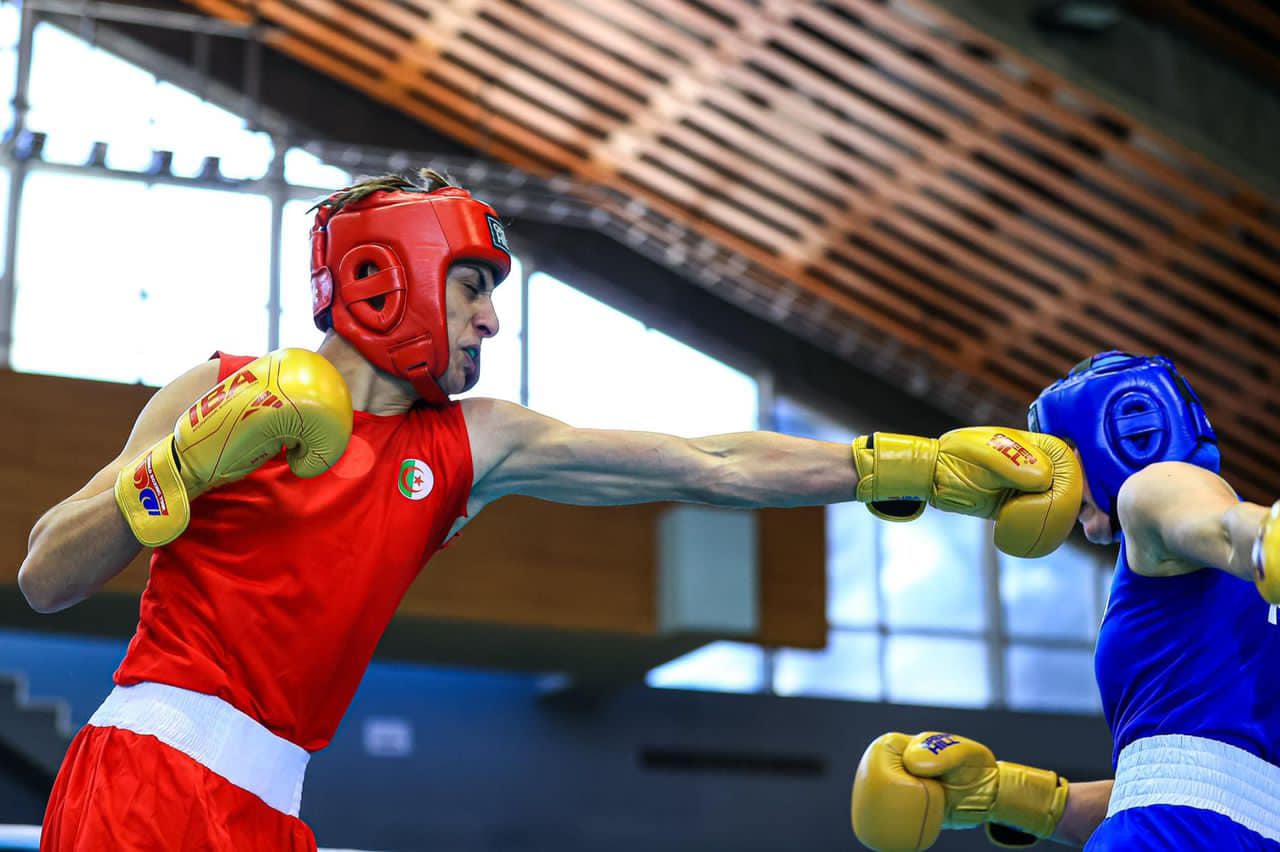 imane khelif boxe allonge feminin