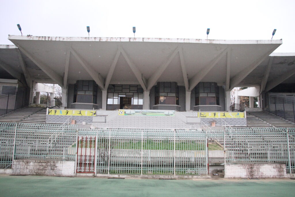 stade hamlaoui tribune presidentielle constantine