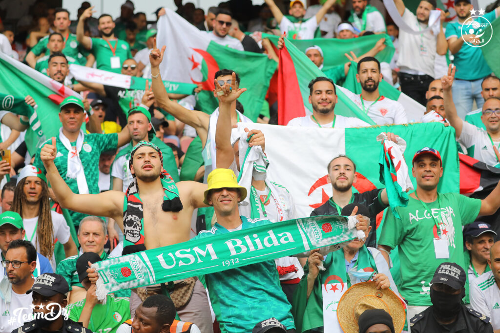 public supporters algeriens a douala fans usm blida