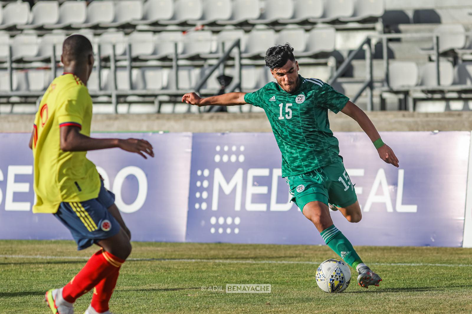 Bendouma arriere gauche algerie U23 colombie Tournoi Maurice Revello 2022 juin