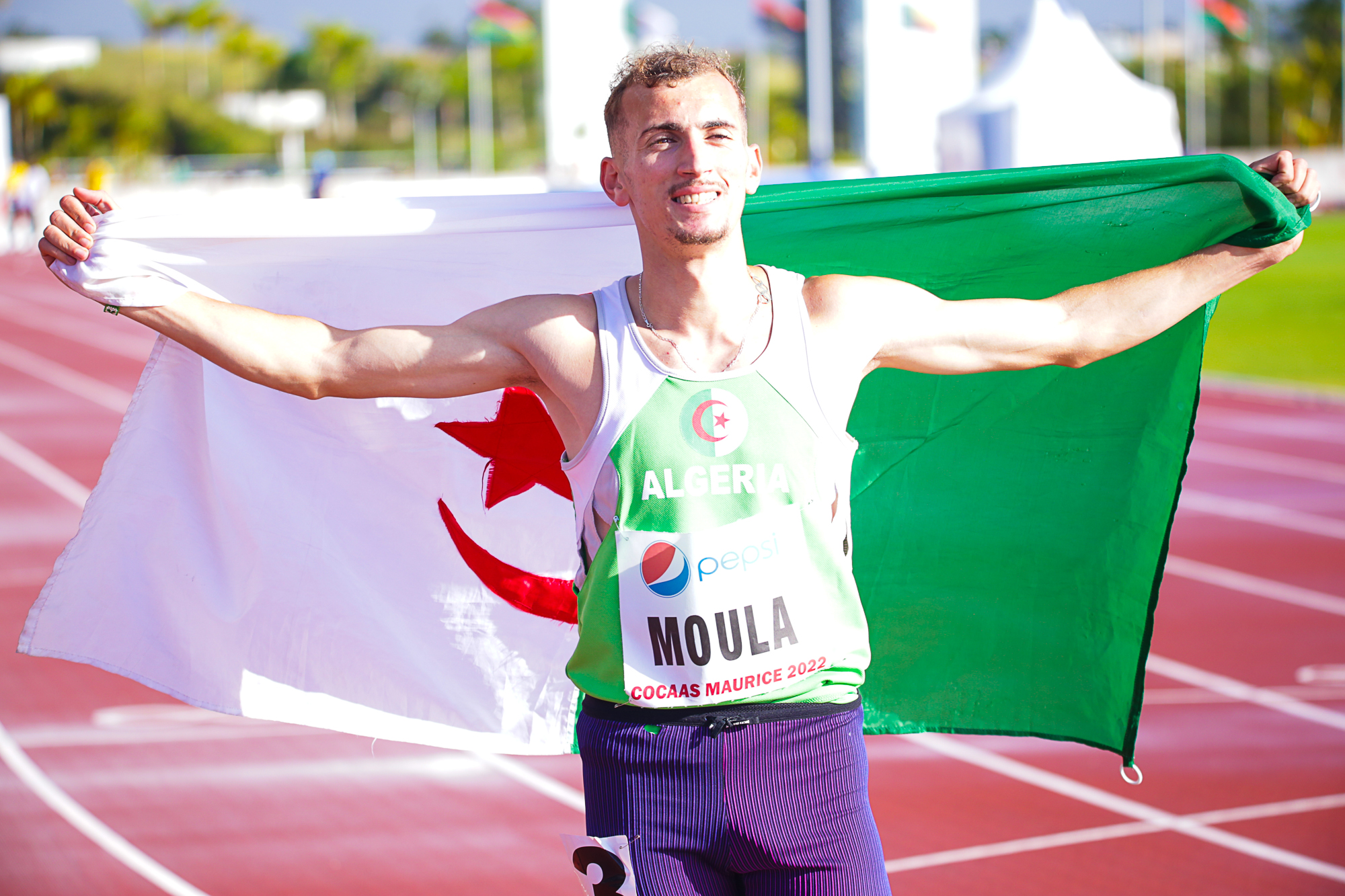 SLIMANE moula remporte or 2022 maurice 800m