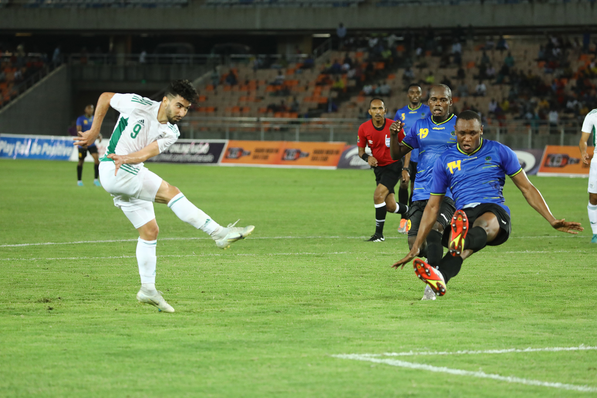 frappe et premier but amoura tanzanie victoire 2 0 dar es salam juin 2022