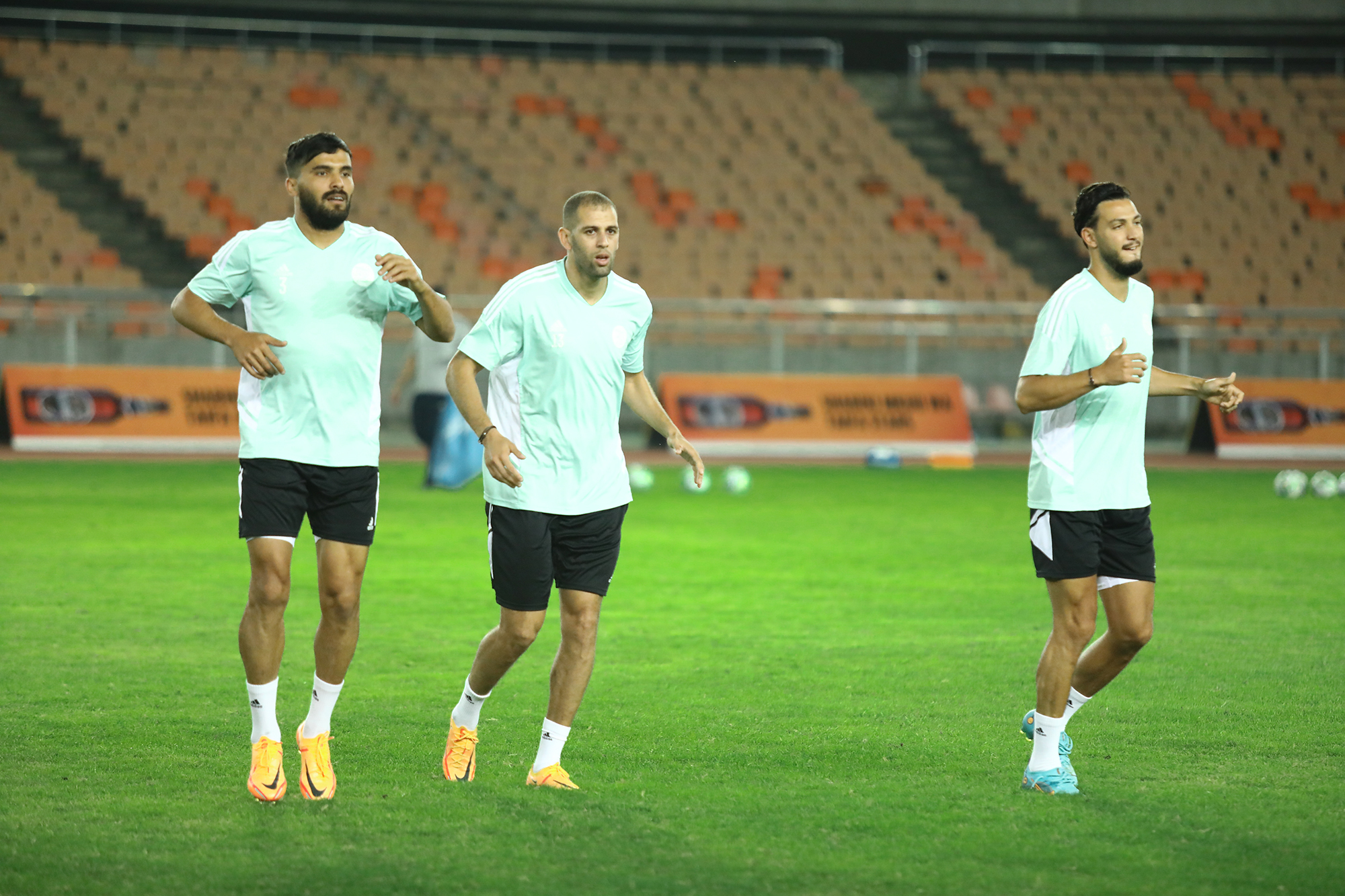 slimani benayada bensebaini dar es salam tanzanie A Entrainement avant match TANZANIE