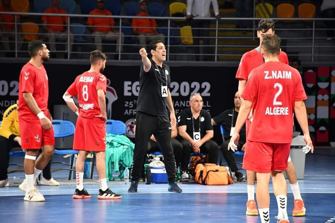 gherbi rabah coach rouge handball algerie gabon can 2022 egyot.jpg