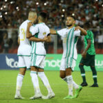 belaili felicite mahrez slimani trio offensif amical algerie nigeria septembre 2022 stade oran