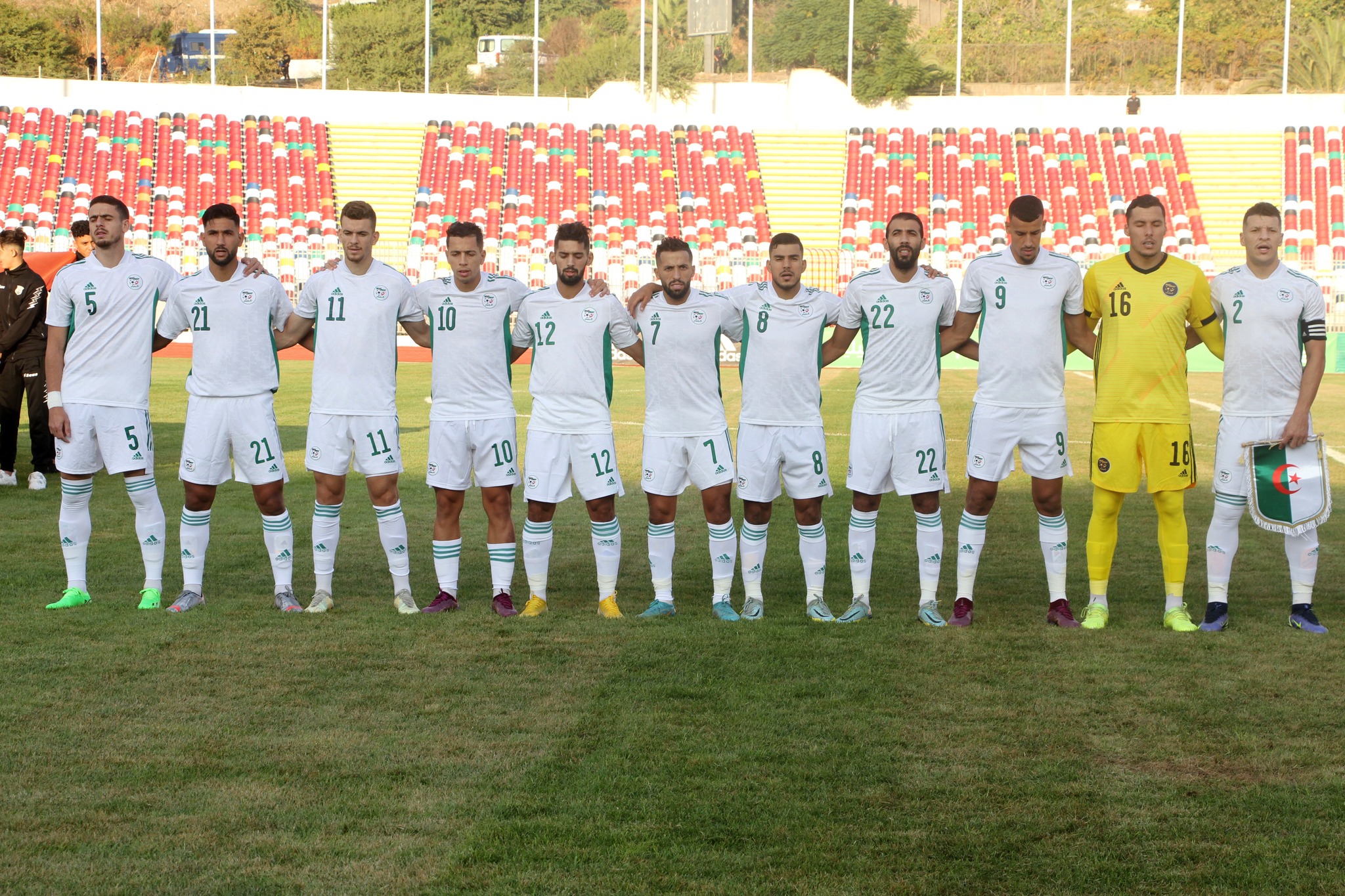 chita meziabe entree joueurs chan locaux a prime constantine hamlaoui