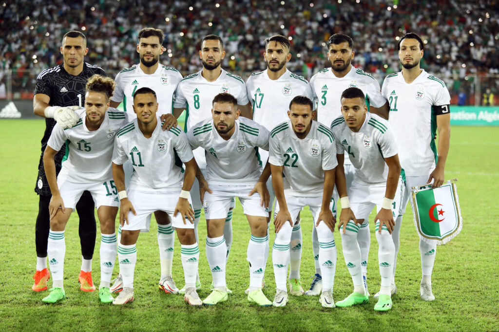 team onze zeghba bensebaini capitaine algerie guinee septembre 2022 stade oran miloud hadefi