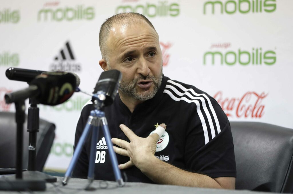 belmadi djamel en conference presse mobilis