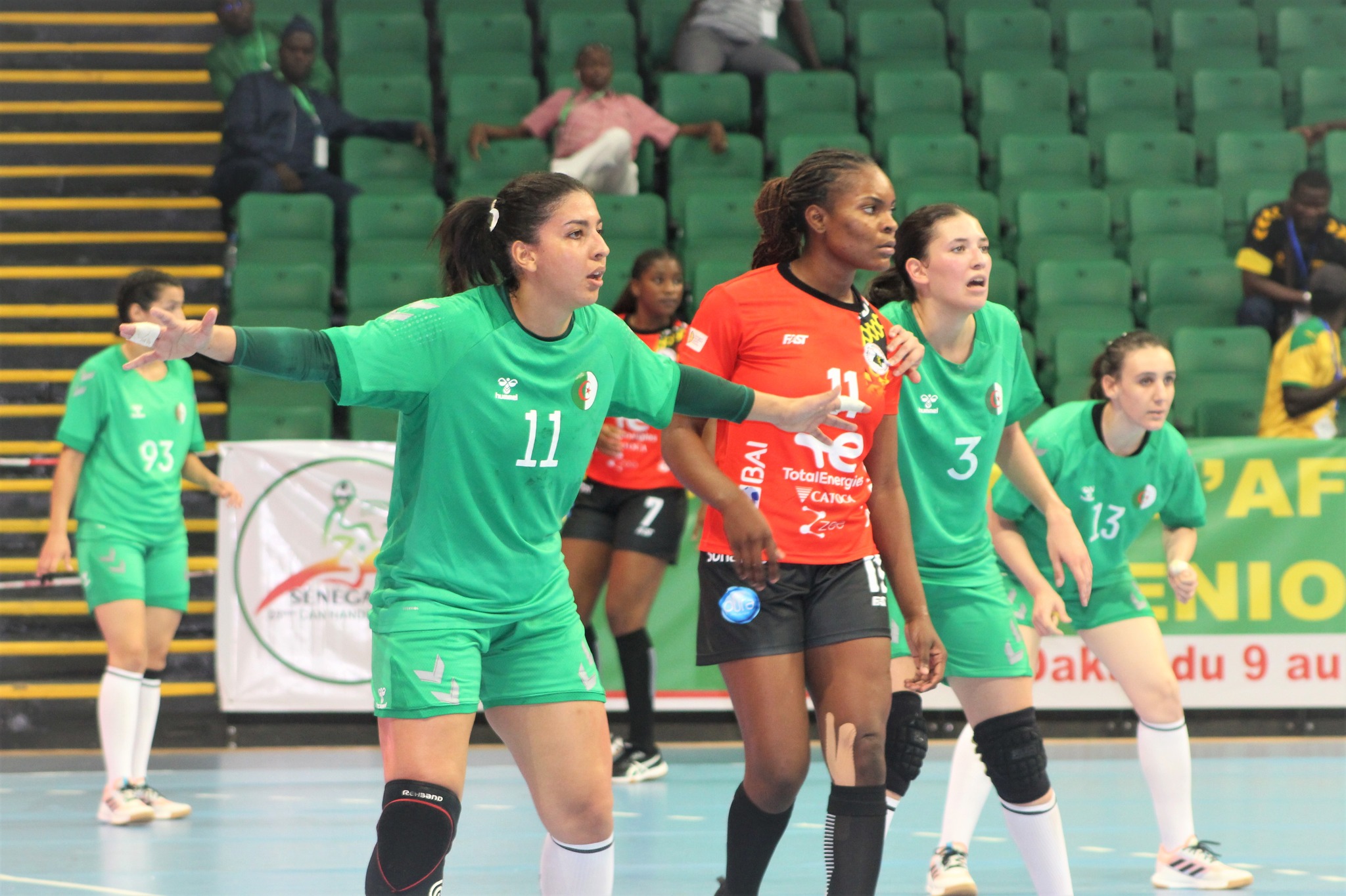taibi face handball feminin dakar 2022 algerie