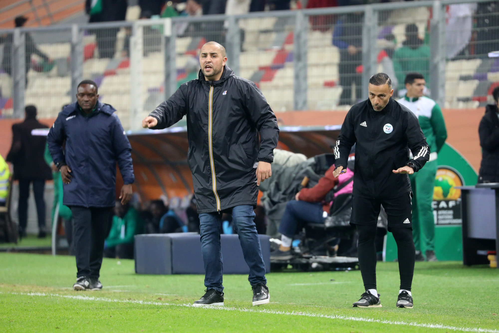 coach bougherra madjid magic staff benhamou chan2022