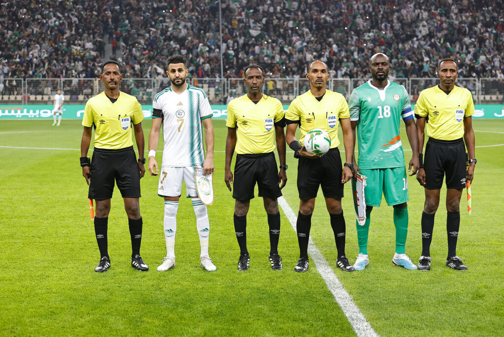 capitaine mahrez avant match niger baraki mars 2023.