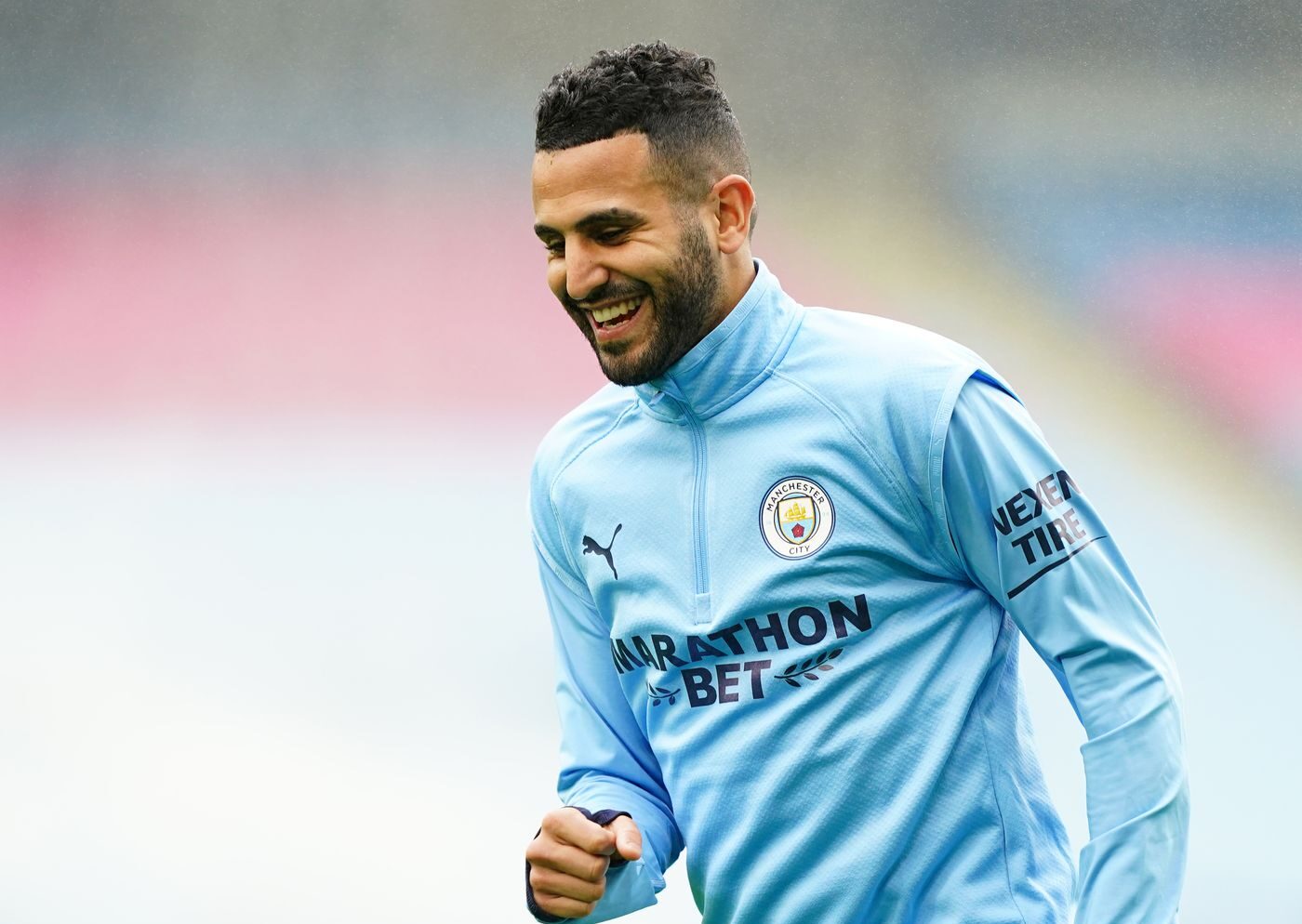 mahrez sourire man city entrainement survet blue