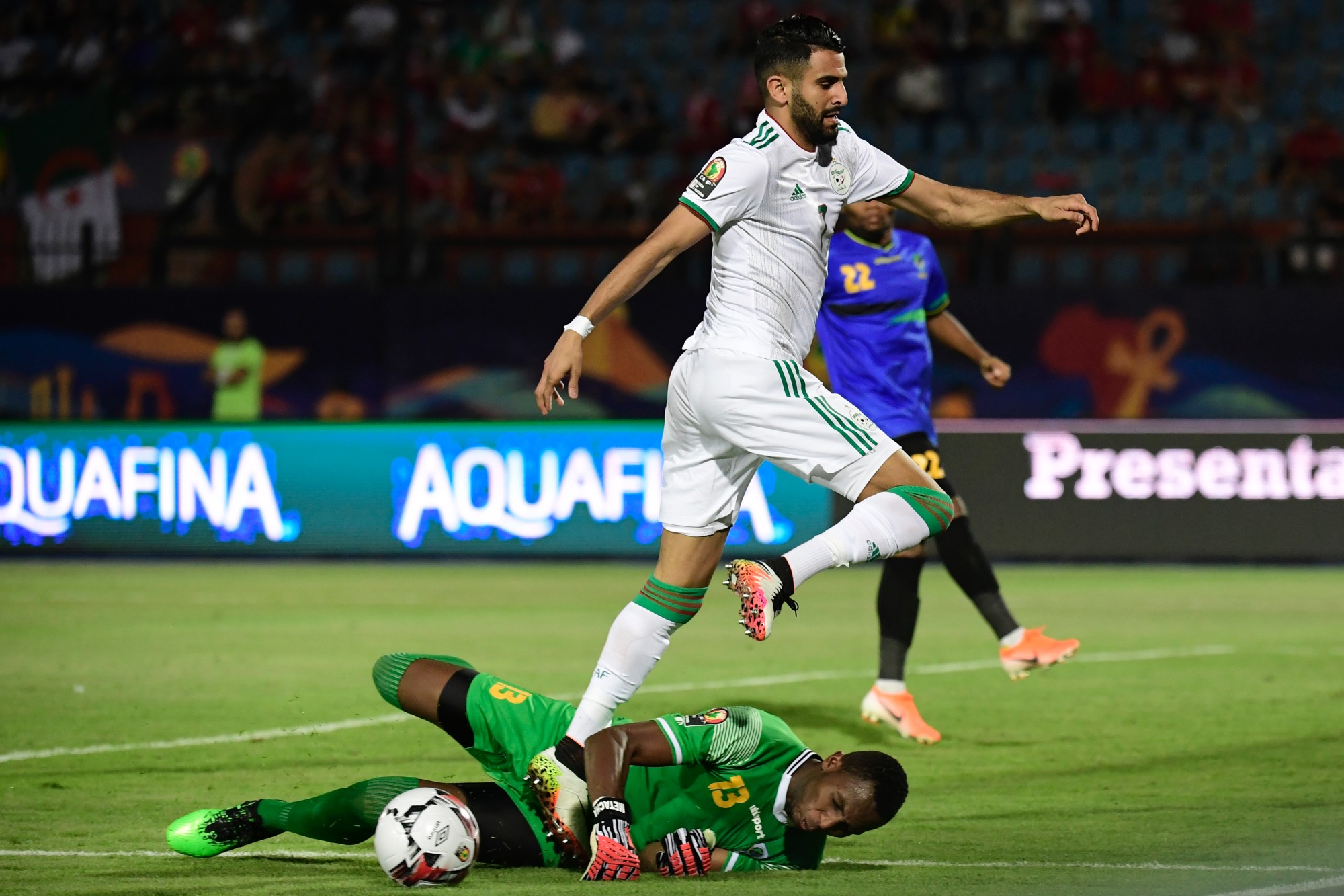 1363014 riyad mahrez avec l algerie face a la tanzanie le 1er juillet 2019