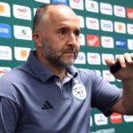 Djamel Belmadi pendant une conference de presse a la CAN janvier 2024 regard