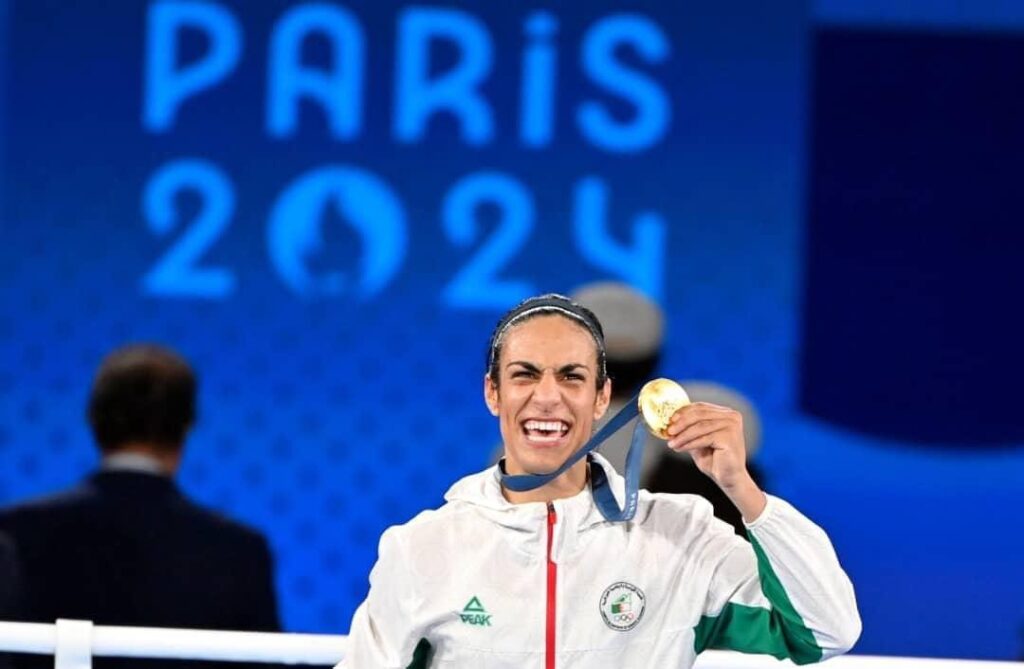 Imane Khelif podium Paris 2024 boxe Jo