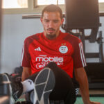 bennacer salle entrainement genou blessure rouge