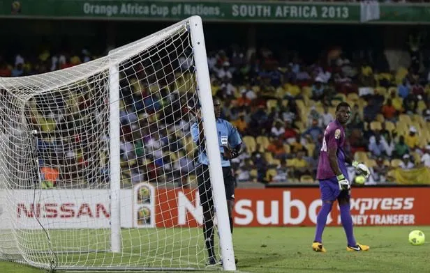 1444x920 poteau togolais affaisse lors match contre algerie a coupe afrique 26 janvier 2013