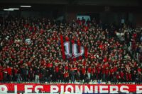 kop usma rouge et noir alger 10 legende supporters