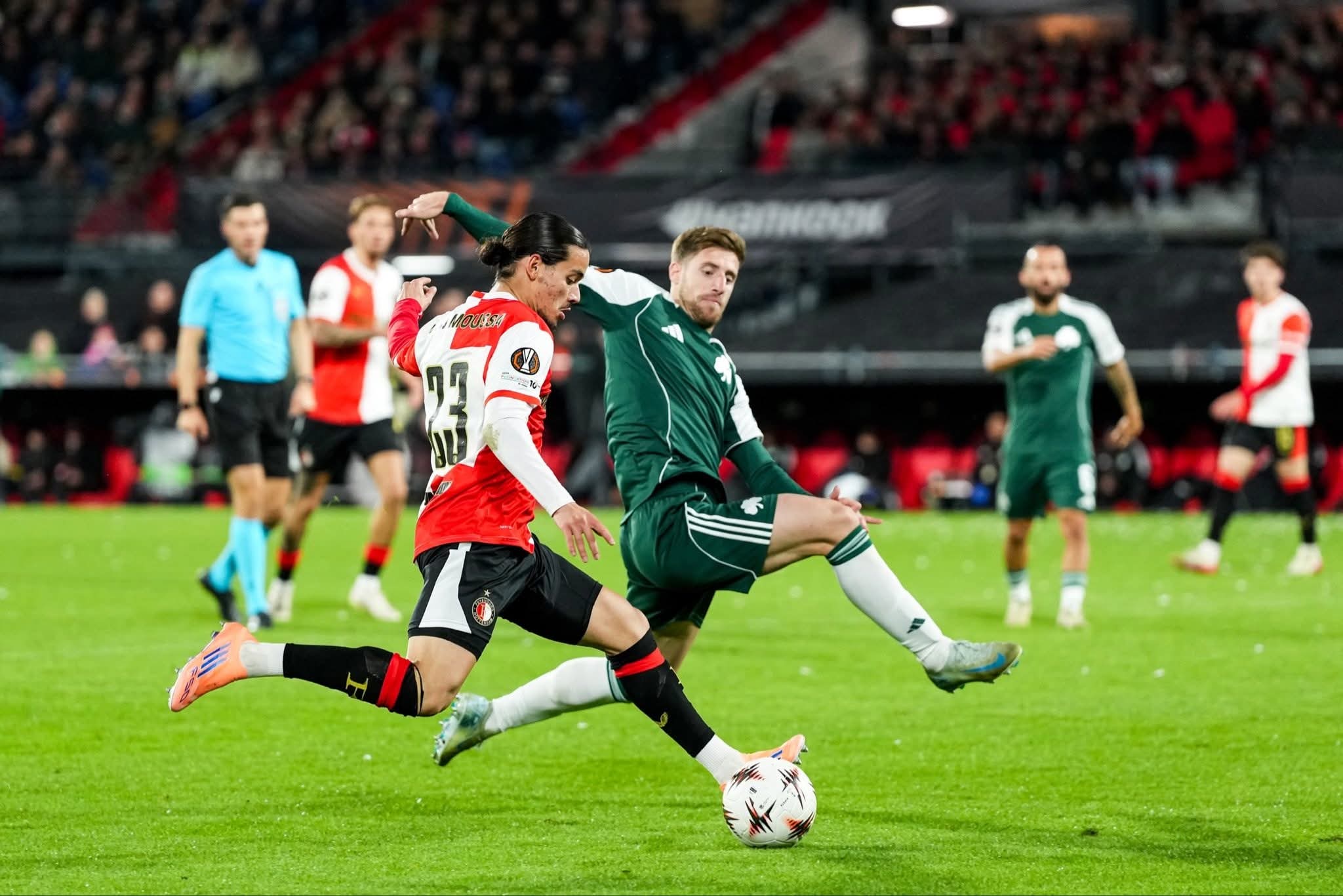 
		Commentaires sur Au Feyenoord, Hadj Moussa fait du Mahrez mais il n’a pas de Vardy par Algerino		