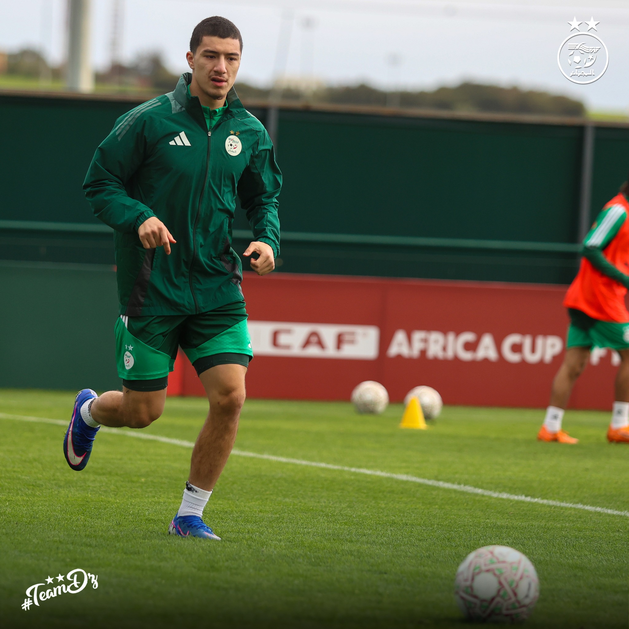 601490102 122181234950484363 543218530166012297 n